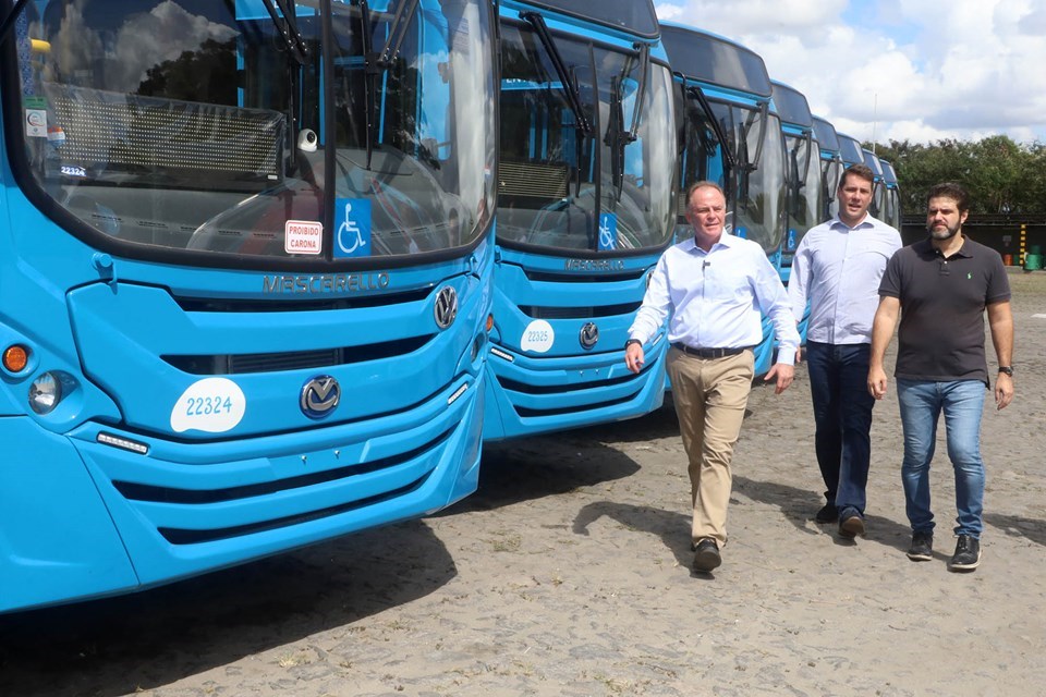 CETURB/ES - Governo entrega mais 36 ônibus novos para renovação e